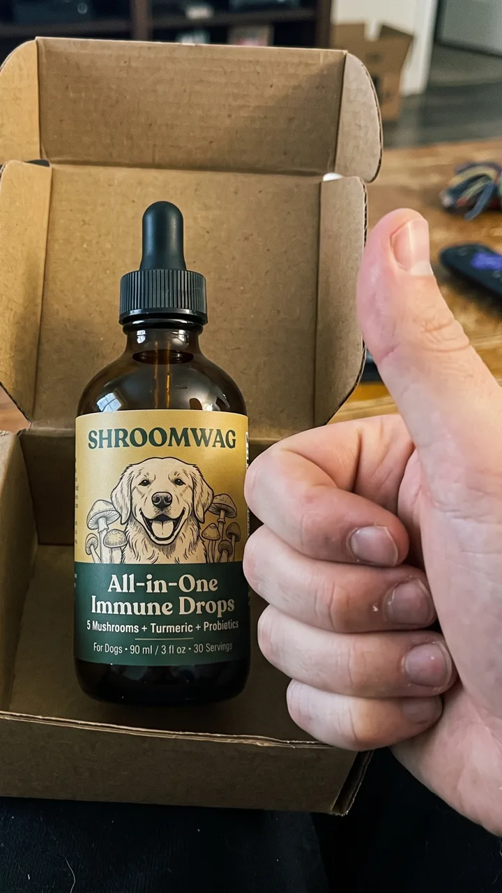 Customer photo — Shroomwag unboxing, thumbs up